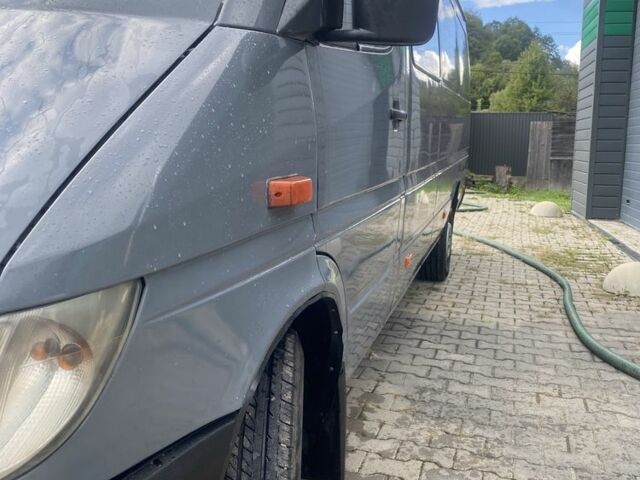 Серый Мерседес Sprinter, объемом двигателя 2.1 л и пробегом 280 тыс. км за 11500 $, фото 16 на Automoto.ua
