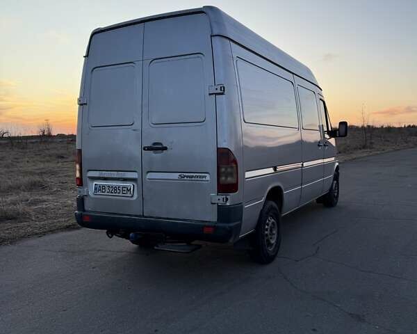 Серый Мерседес Sprinter, объемом двигателя 0 л и пробегом 498 тыс. км за 9000 $, фото 6 на Automoto.ua