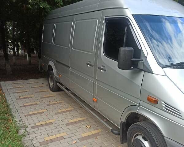 Сірий Мерседес Sprinter, об'ємом двигуна 2.7 л та пробігом 229 тис. км за 22900 $, фото 1 на Automoto.ua