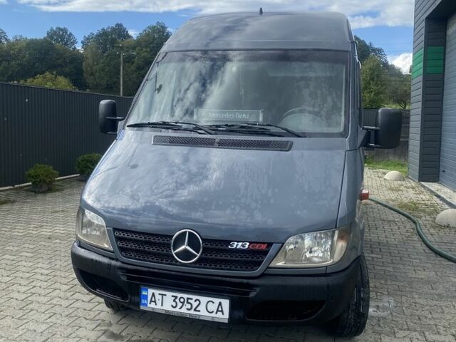 Серый Мерседес Sprinter, объемом двигателя 2.1 л и пробегом 280 тыс. км за 11500 $, фото 2 на Automoto.ua