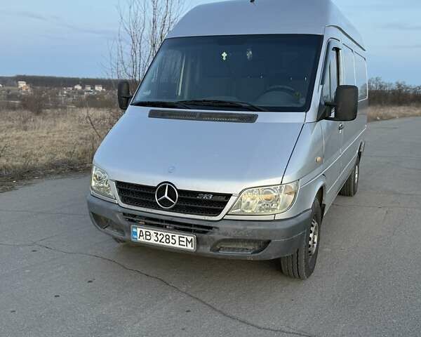 Серый Мерседес Sprinter, объемом двигателя 0 л и пробегом 498 тыс. км за 9000 $, фото 1 на Automoto.ua
