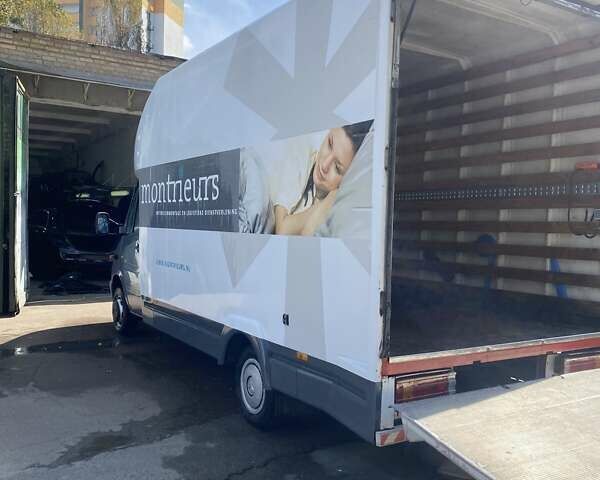 Серый Мерседес Sprinter, объемом двигателя 2.15 л и пробегом 500 тыс. км за 13500 $, фото 3 на Automoto.ua