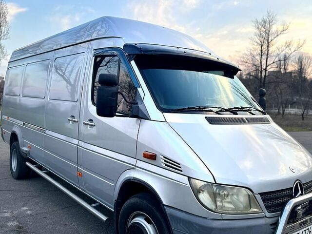 Серый Мерседес Sprinter, объемом двигателя 2.7 л и пробегом 460 тыс. км за 18500 $, фото 3 на Automoto.ua