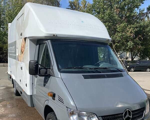 Серый Мерседес Sprinter, объемом двигателя 2.15 л и пробегом 500 тыс. км за 13500 $, фото 5 на Automoto.ua