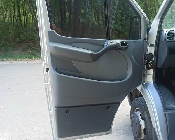 Сірий Мерседес Sprinter, об'ємом двигуна 2.7 л та пробігом 229 тис. км за 22900 $, фото 6 на Automoto.ua