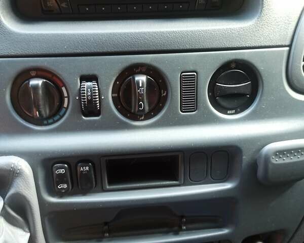 Мерседес Sprinter 2004 у Бершаде на Automoto.ua Сірий Мерседес Sprinter, об'ємом двигуна 2.7 л та пробігом 229 тис. км за 21900 $, фото 25 на Automoto.ua