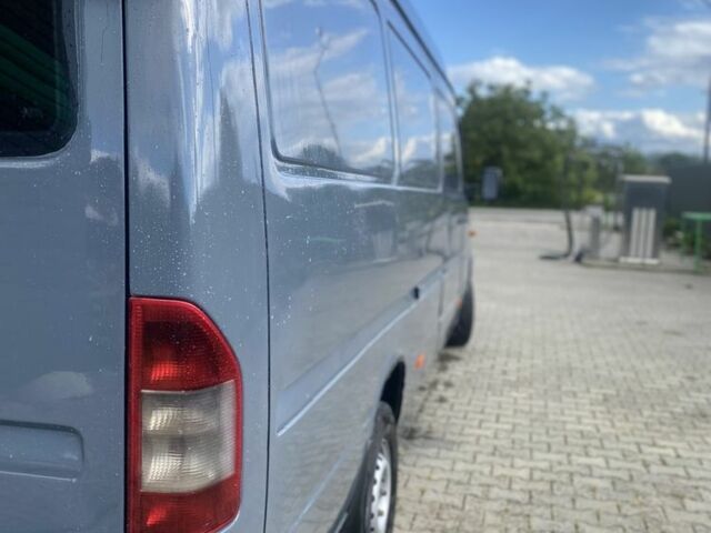 Серый Мерседес Sprinter, объемом двигателя 2.1 л и пробегом 280 тыс. км за 11500 $, фото 9 на Automoto.ua