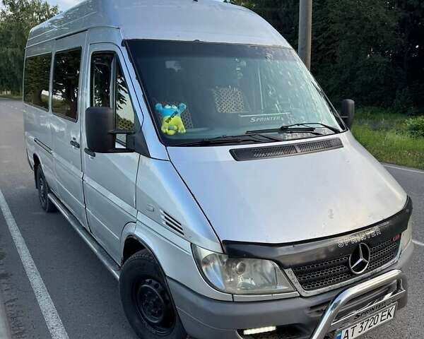 Серый Мерседес Sprinter, объемом двигателя 0 л и пробегом 940 тыс. км за 6000 $, фото 1 на Automoto.ua