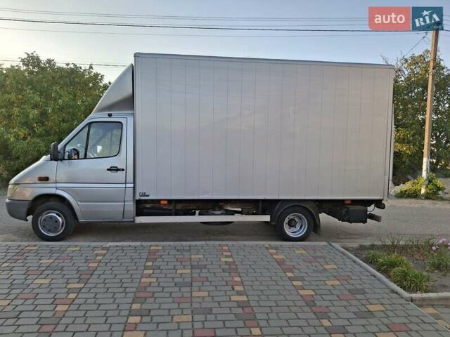 Серый Мерседес Sprinter, объемом двигателя 2.7 л и пробегом 298 тыс. км за 15800 $, фото 2 на Automoto.ua