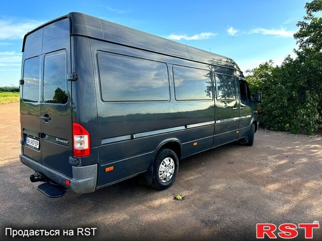 Серый Мерседес Sprinter, объемом двигателя 2.1 л и пробегом 380 тыс. км за 9200 $, фото 2 на Automoto.ua