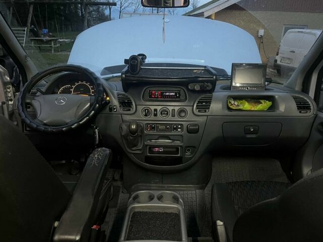 Серый Мерседес Sprinter, объемом двигателя 2.7 л и пробегом 650 тыс. км за 10000 $, фото 10 на Automoto.ua