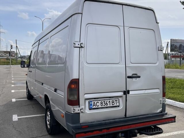 Серый Мерседес Sprinter, объемом двигателя 2.1 л и пробегом 890 тыс. км за 9600 $, фото 6 на Automoto.ua