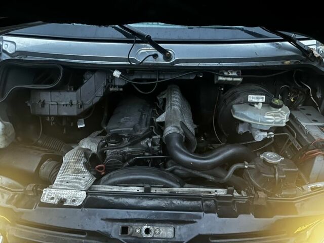 Серый Мерседес Sprinter, объемом двигателя 2.7 л и пробегом 650 тыс. км за 10000 $, фото 7 на Automoto.ua