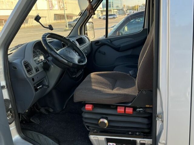Серый Мерседес Sprinter, объемом двигателя 2.1 л и пробегом 760 тыс. км за 8800 $, фото 5 на Automoto.ua