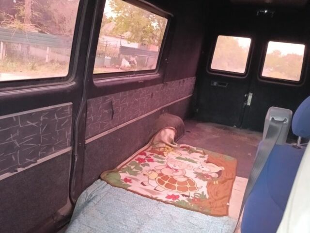 Серый Мерседес Sprinter, объемом двигателя 2.7 л и пробегом 500 тыс. км за 9500 $, фото 9 на Automoto.ua