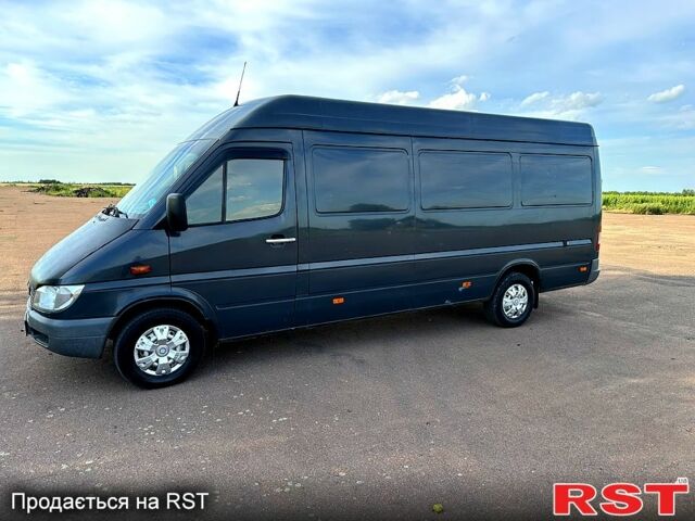 Серый Мерседес Sprinter, объемом двигателя 2.1 л и пробегом 380 тыс. км за 9200 $, фото 6 на Automoto.ua