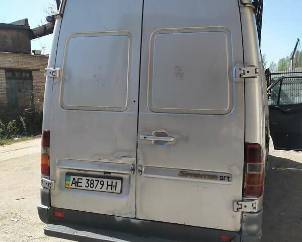 Серый Мерседес Sprinter, объемом двигателя 2.1 л и пробегом 477 тыс. км за 4900 $, фото 7 на Automoto.ua