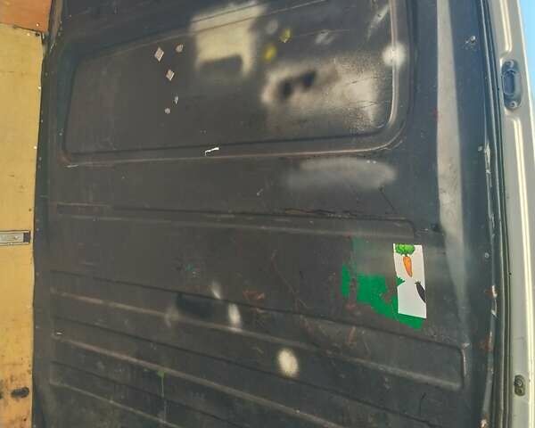 Серый Мерседес Sprinter, объемом двигателя 2.1 л и пробегом 477 тыс. км за 4900 $, фото 8 на Automoto.ua