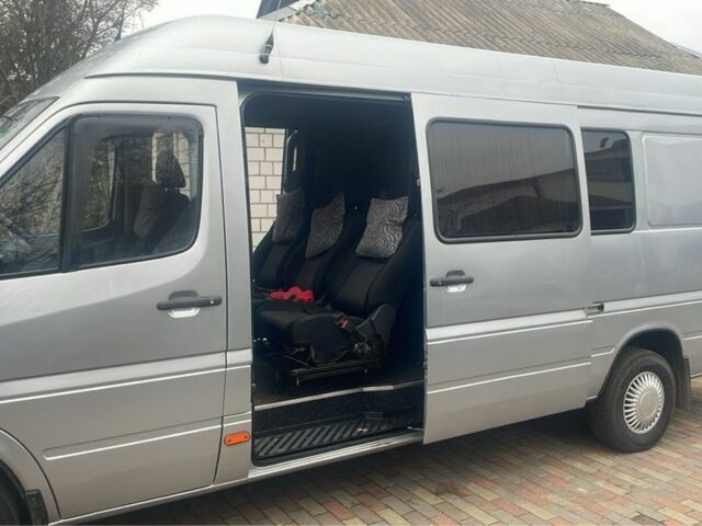 Серый Мерседес Sprinter, объемом двигателя 2.7 л и пробегом 650 тыс. км за 10000 $, фото 2 на Automoto.ua
