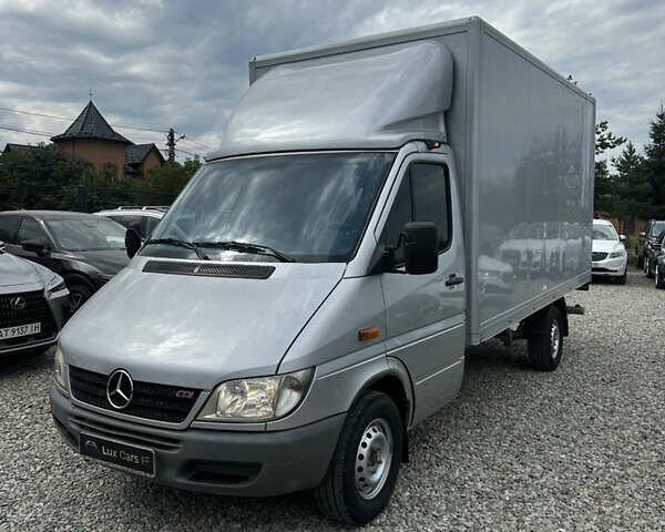 Серый Мерседес Sprinter, объемом двигателя 2.7 л и пробегом 364 тыс. км за 15000 $, фото 2 на Automoto.ua