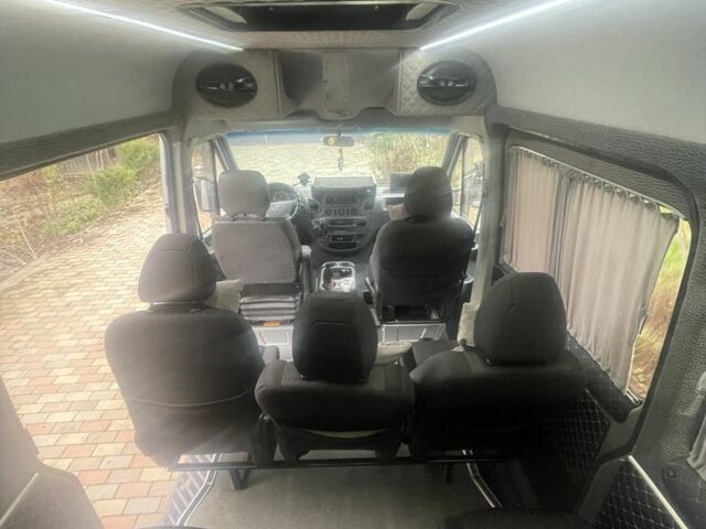 Серый Мерседес Sprinter, объемом двигателя 2.7 л и пробегом 650 тыс. км за 10000 $, фото 5 на Automoto.ua