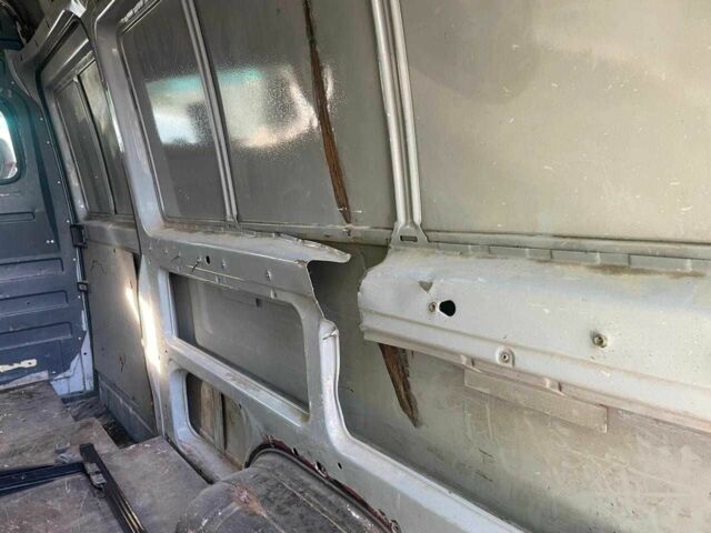 Сірий Мерседес Sprinter, об'ємом двигуна 2.2 л та пробігом 400 тис. км за 4436 $, фото 4 на Automoto.ua