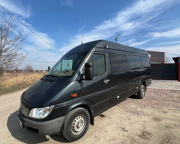 Серый Мерседес Sprinter, объемом двигателя 2.7 л и пробегом 750 тыс. км за 7650 $, фото 9 на Automoto.ua