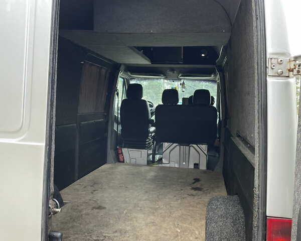 Серый Мерседес Sprinter, объемом двигателя 2.7 л и пробегом 600 тыс. км за 8200 $, фото 5 на Automoto.ua