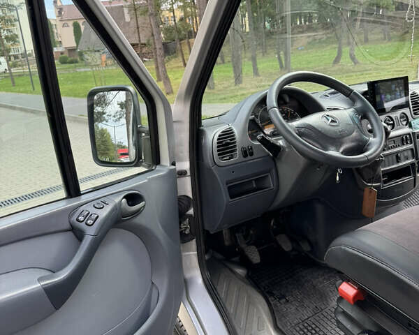 Серый Мерседес Sprinter, объемом двигателя 2.7 л и пробегом 560 тыс. км за 11000 $, фото 28 на Automoto.ua