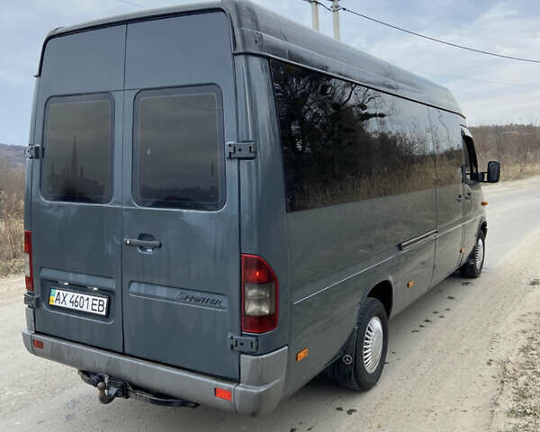 Серый Мерседес Sprinter, объемом двигателя 2.15 л и пробегом 320 тыс. км за 8800 $, фото 6 на Automoto.ua
