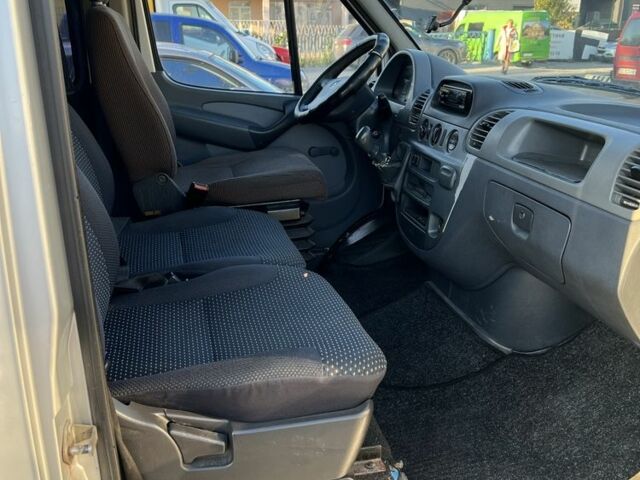 Серый Мерседес Sprinter, объемом двигателя 2.1 л и пробегом 760 тыс. км за 8800 $, фото 6 на Automoto.ua