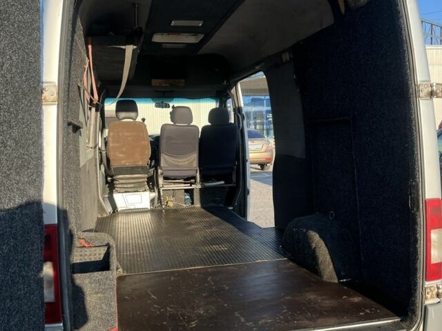 Серый Мерседес Sprinter, объемом двигателя 2.1 л и пробегом 760 тыс. км за 8800 $, фото 7 на Automoto.ua
