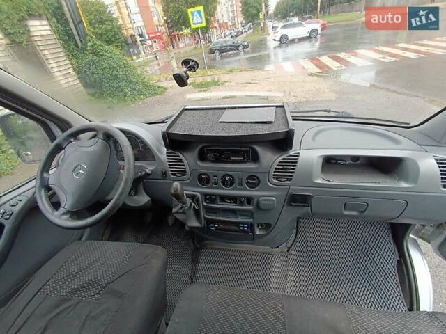 Серый Мерседес Sprinter, объемом двигателя 2.15 л и пробегом 600 тыс. км за 14999 $, фото 1 на Automoto.ua