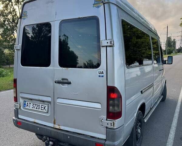 Серый Мерседес Sprinter, объемом двигателя 0 л и пробегом 940 тыс. км за 6000 $, фото 2 на Automoto.ua