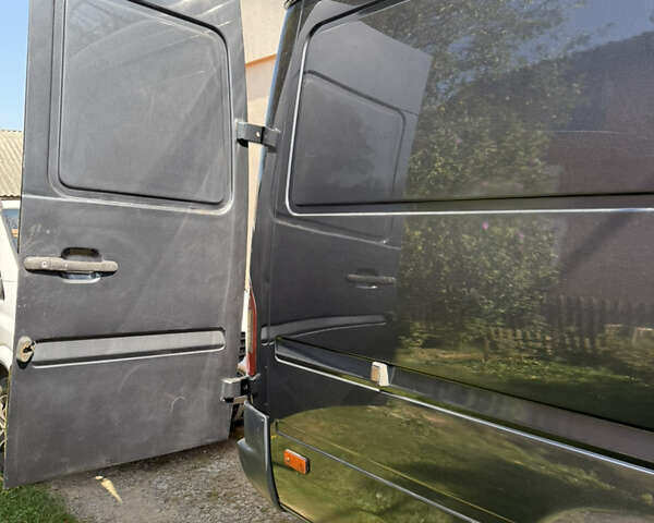 Серый Мерседес Sprinter, объемом двигателя 2.7 л и пробегом 230 тыс. км за 9300 $, фото 9 на Automoto.ua