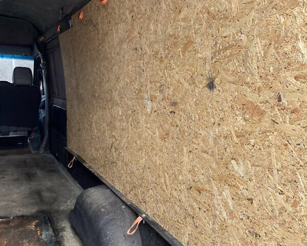 Серый Мерседес Sprinter, объемом двигателя 2.15 л и пробегом 320 тыс. км за 8800 $, фото 5 на Automoto.ua