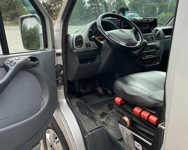 Серый Мерседес Sprinter, объемом двигателя 2.7 л и пробегом 600 тыс. км за 8200 $, фото 7 на Automoto.ua