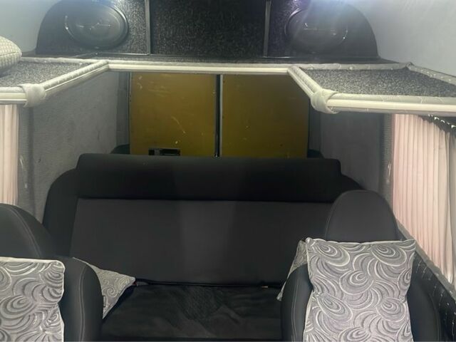Серый Мерседес Sprinter, объемом двигателя 2.7 л и пробегом 650 тыс. км за 10000 $, фото 3 на Automoto.ua