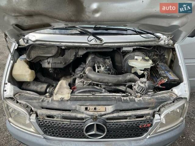 Серый Мерседес Sprinter, объемом двигателя 2.2 л и пробегом 582 тыс. км за 9500 $, фото 14 на Automoto.ua
