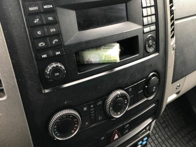 Сірий Мерседес Sprinter, об'ємом двигуна 2.1 л та пробігом 452 тис. км за 9150 $, фото 4 на Automoto.ua