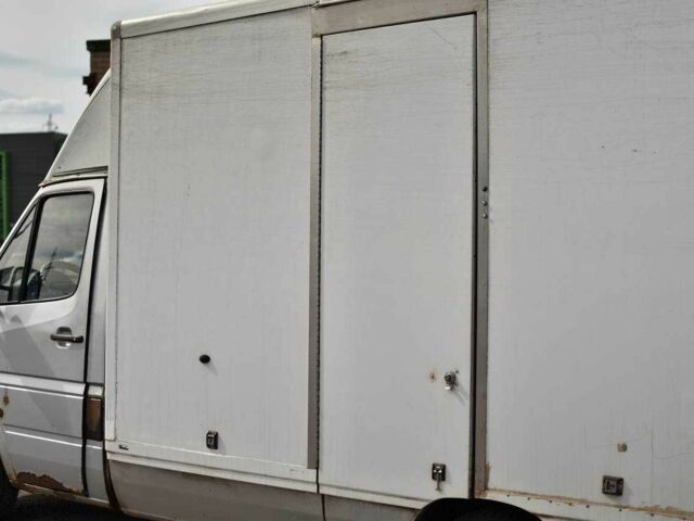 Серый Мерседес Sprinter, объемом двигателя 2.2 л и пробегом 620 тыс. км за 7150 $, фото 6 на Automoto.ua