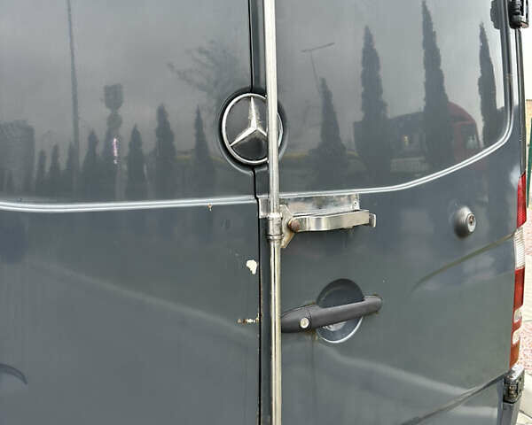 Сірий Мерседес Sprinter, об'ємом двигуна 2.1 л та пробігом 500 тис. км за 8600 $, фото 6 на Automoto.ua