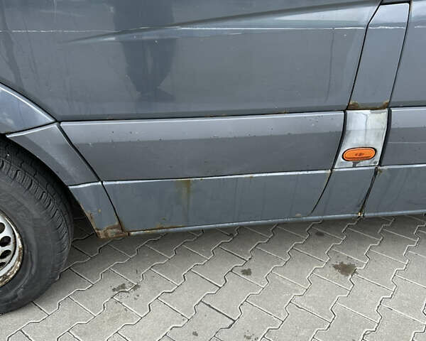 Сірий Мерседес Sprinter, об'ємом двигуна 2.1 л та пробігом 500 тис. км за 8600 $, фото 9 на Automoto.ua