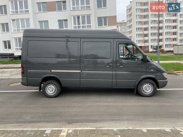 Сірий Мерседес Sprinter, об'ємом двигуна 2.15 л та пробігом 400 тис. км за 9950 $, фото 1 на Automoto.ua