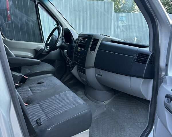 Серый Мерседес Sprinter, объемом двигателя 2.15 л и пробегом 300 тыс. км за 11500 $, фото 9 на Automoto.ua