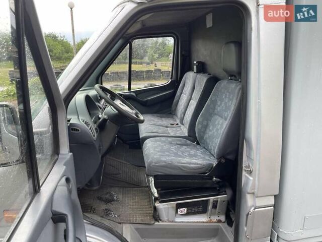 Серый Мерседес Sprinter, объемом двигателя 2.2 л и пробегом 582 тыс. км за 9500 $, фото 11 на Automoto.ua