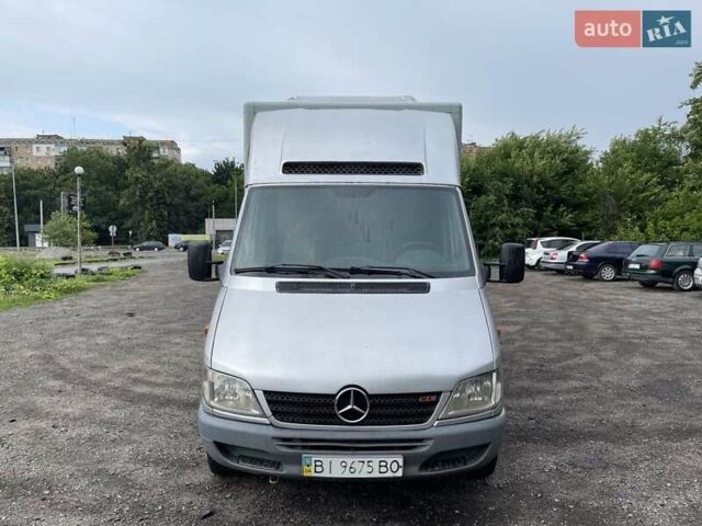 Серый Мерседес Sprinter, объемом двигателя 2.2 л и пробегом 582 тыс. км за 9500 $, фото 1 на Automoto.ua