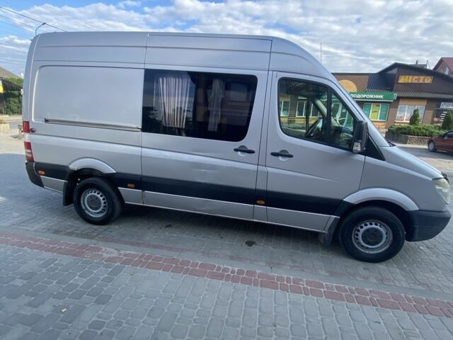 Сірий Мерседес Sprinter, об'ємом двигуна 2.1 л та пробігом 730 тис. км за 8500 $, фото 1 на Automoto.ua
