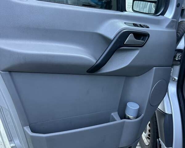Серый Мерседес Sprinter, объемом двигателя 2.15 л и пробегом 300 тыс. км за 11500 $, фото 4 на Automoto.ua