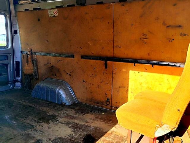 Сірий Мерседес Sprinter, об'ємом двигуна 2.1 л та пробігом 400 тис. км за 9000 $, фото 7 на Automoto.ua